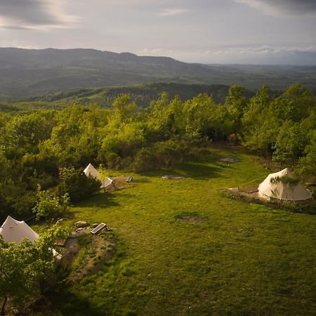 Agricola Ombra - Tents In Nature Hotel ไลยาติโค ภายนอก รูปภาพ