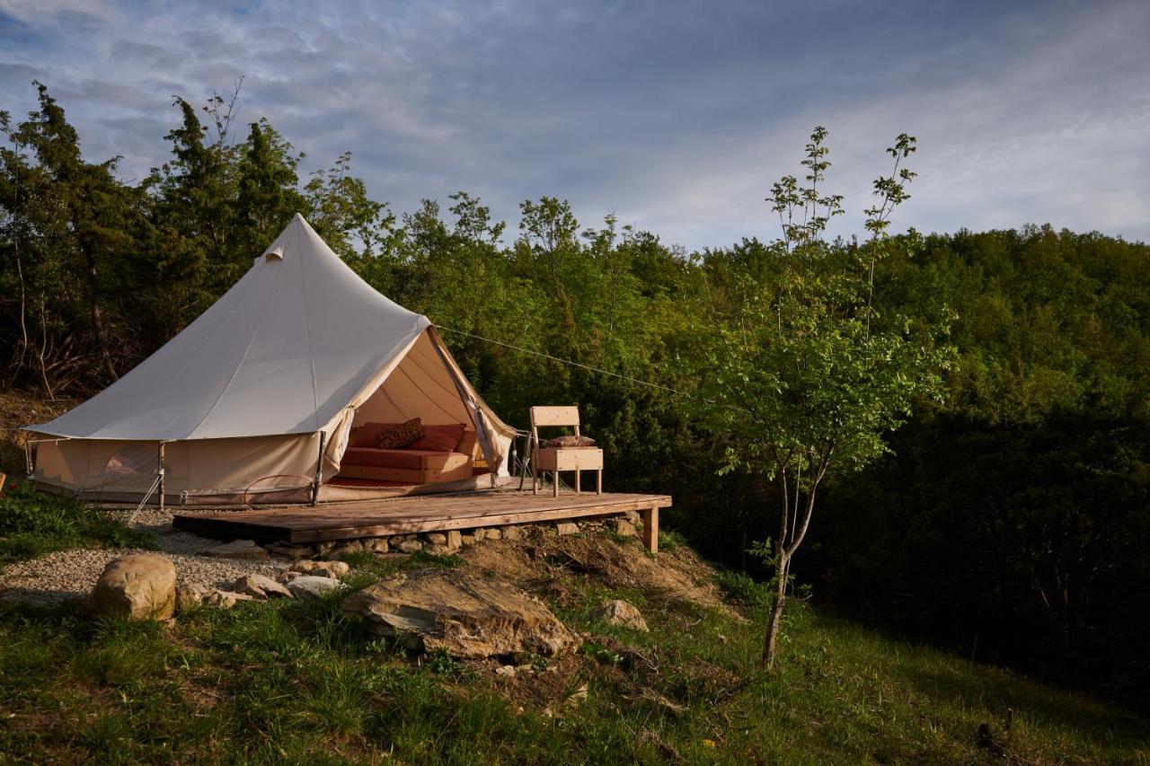 Agricola Ombra - Tents In Nature Hotel ไลยาติโค ภายนอก รูปภาพ