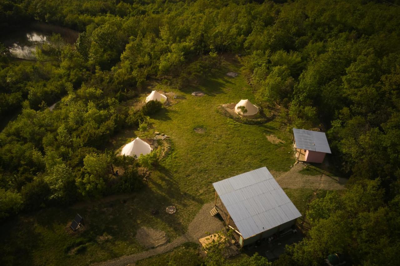 Agricola Ombra - Tents In Nature Hotel ไลยาติโค ภายนอก รูปภาพ