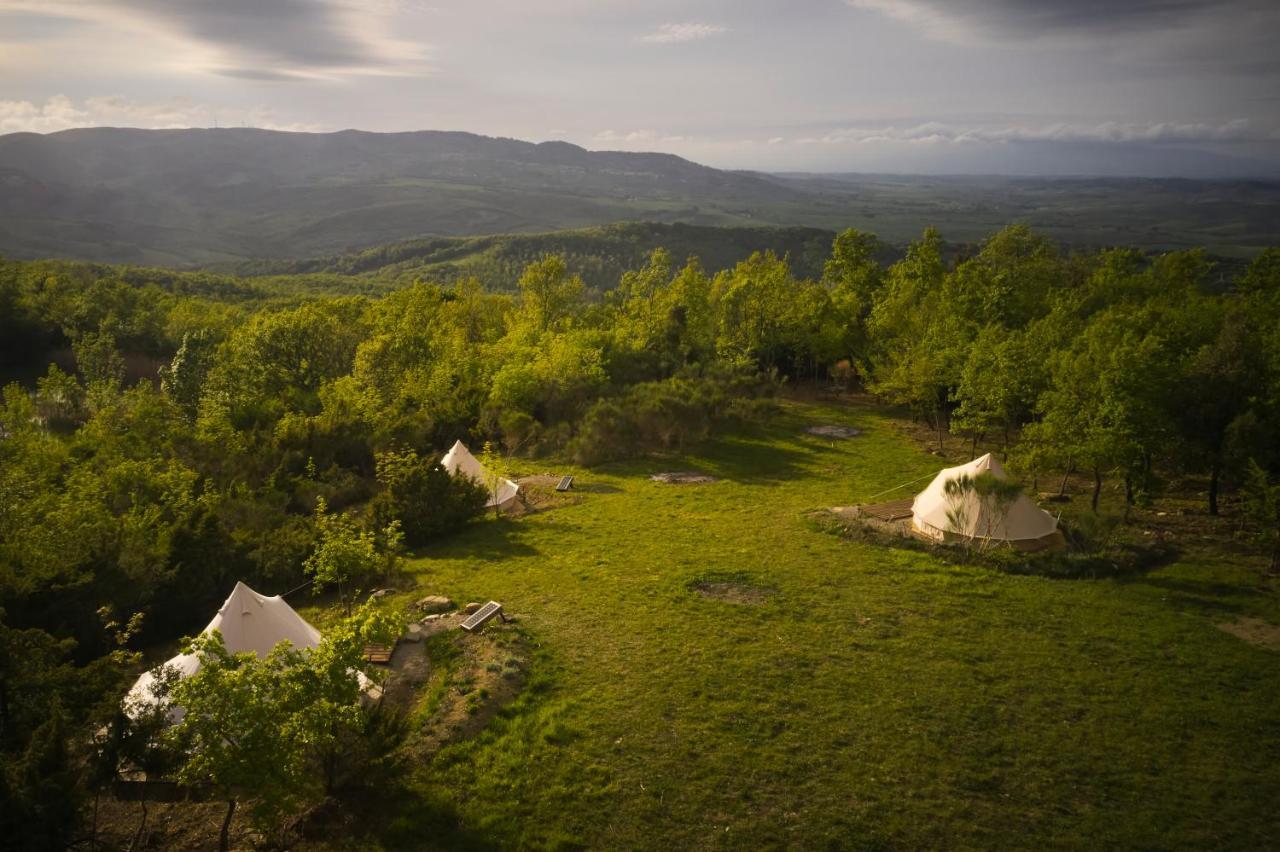 Agricola Ombra - Tents In Nature Hotel ไลยาติโค ภายนอก รูปภาพ